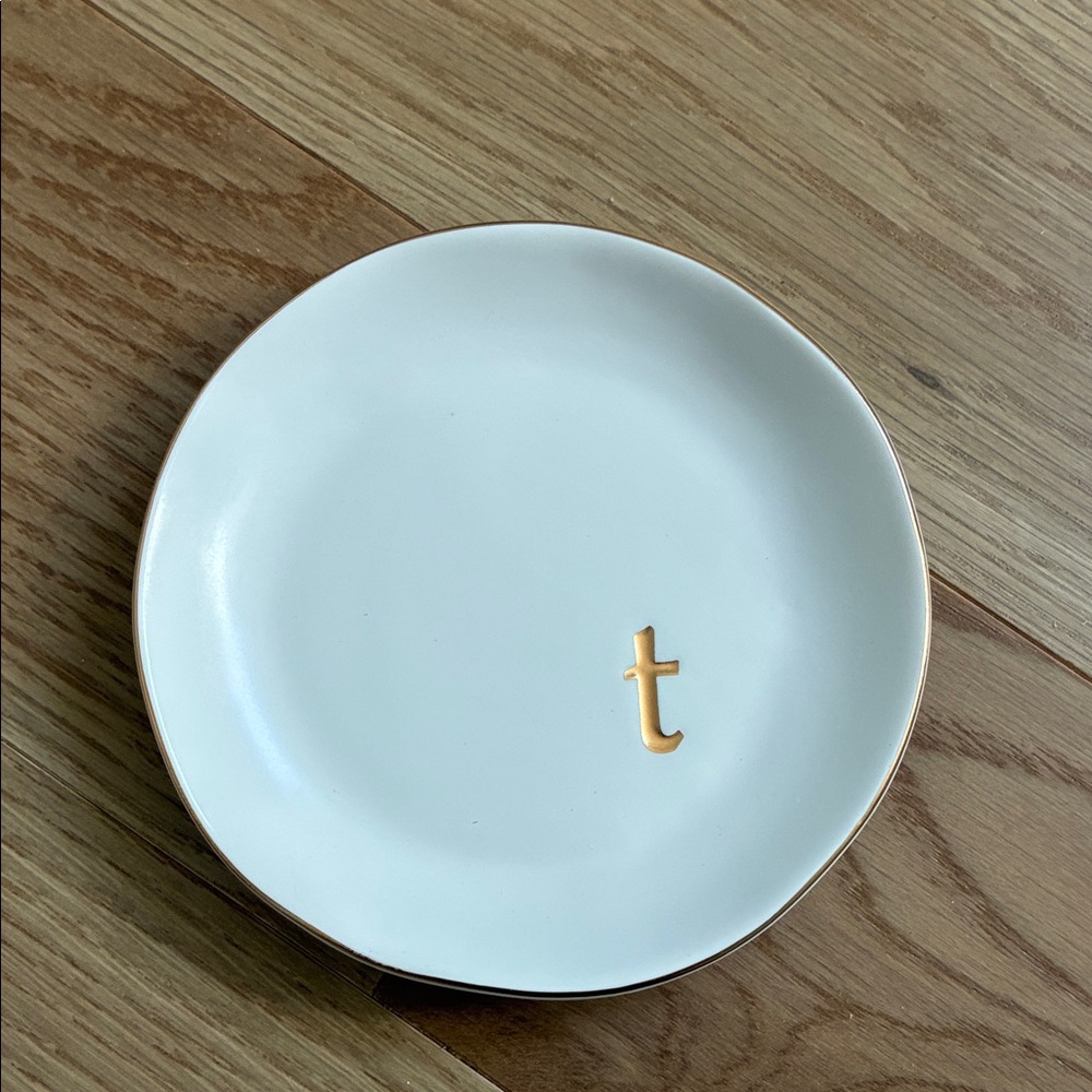 White Ceramic Monogram 't' Accent Dessert Plate with Gold Trim